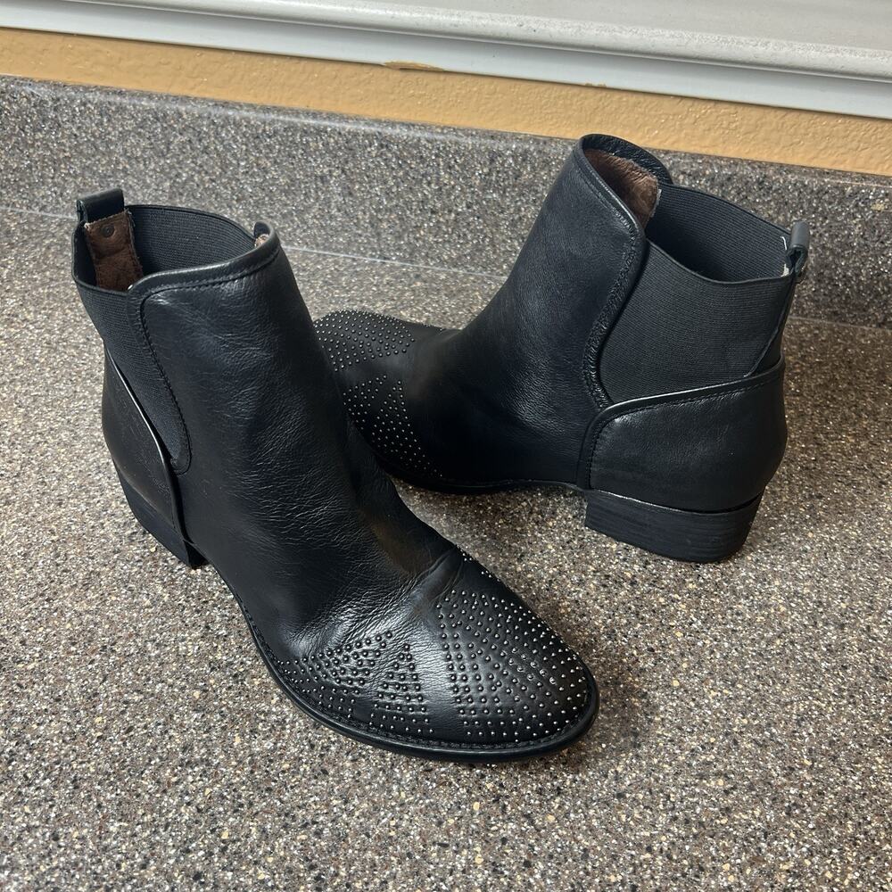 Donald J Pliner Womens 9.5M Black Leather Studded Casual Heel Pull On Ankle Boot